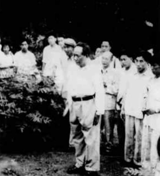 1959年毛主席回韶山，得知毛家祖坟被挖凶手已处决，主席直言：这样做会失去民心！