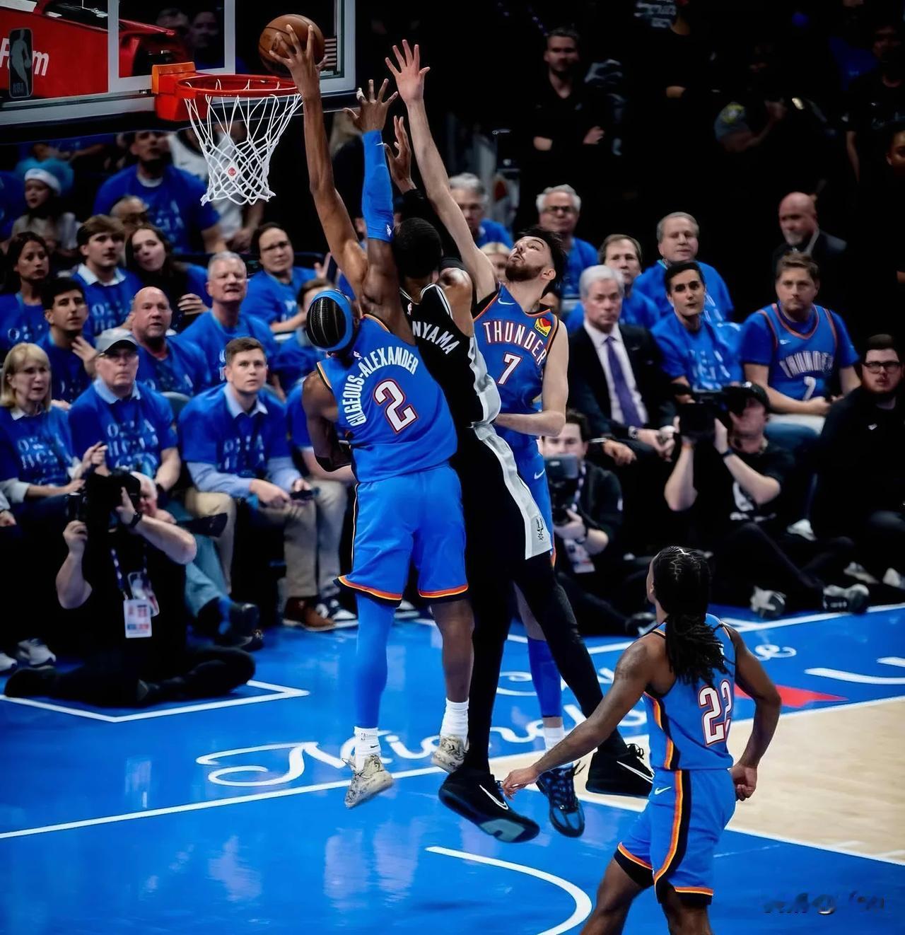 NBA季后赛西部决赛：马刺122:115雷霆（双OT），文班亚马41分24篮板！