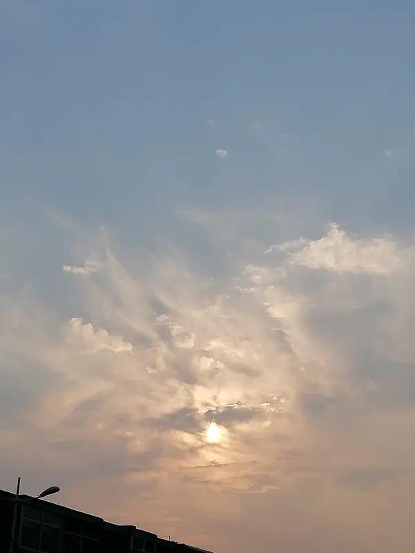 世间万般苦,何时是尽头? 世间万般苦，何时是尽头啊？就像普通人进入职场，成了社会