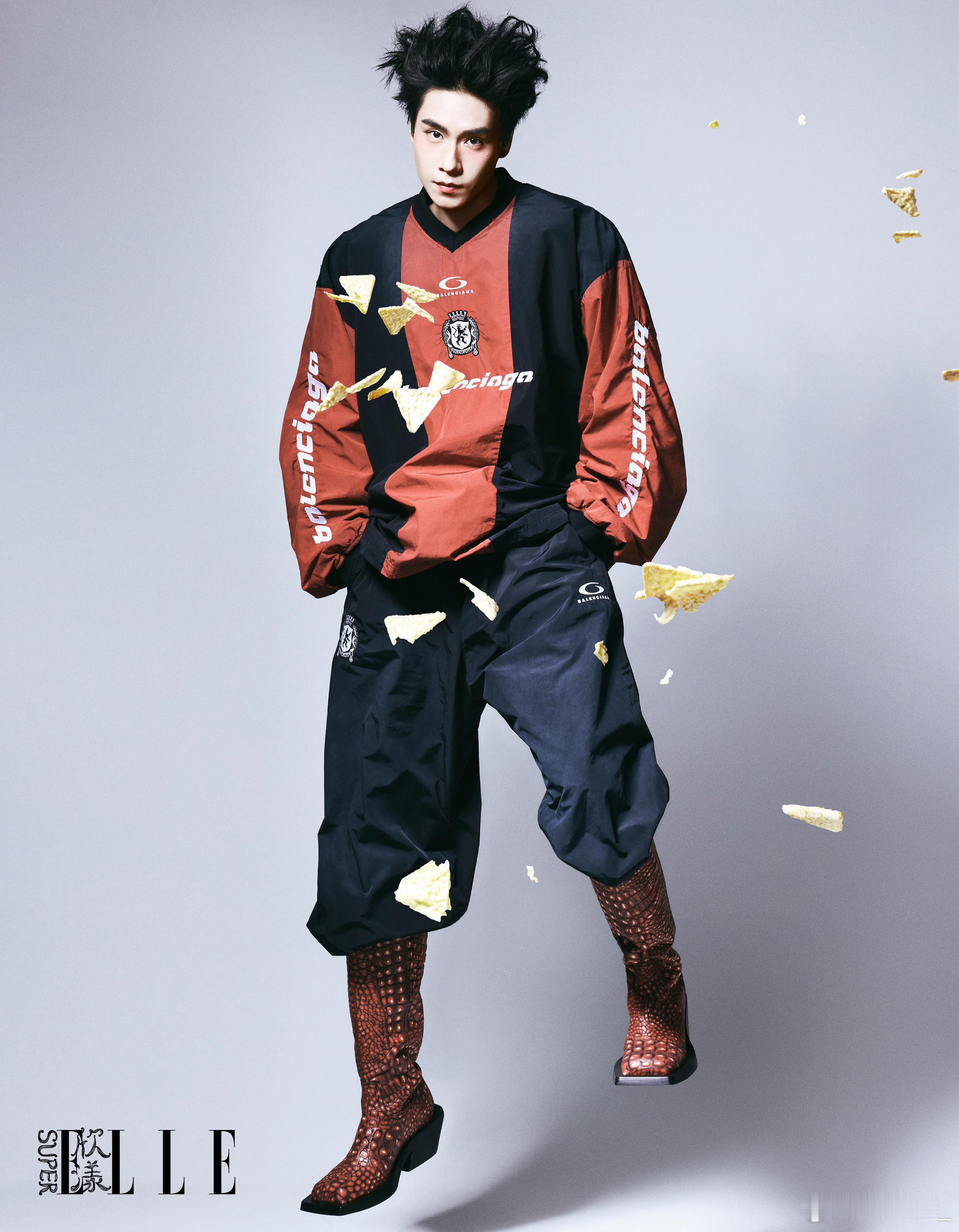 胡一天顶着灵珠脸当魔丸胡一天这张力绝了！脸软发型野，温柔桀骜全占，穿啥风格都适配