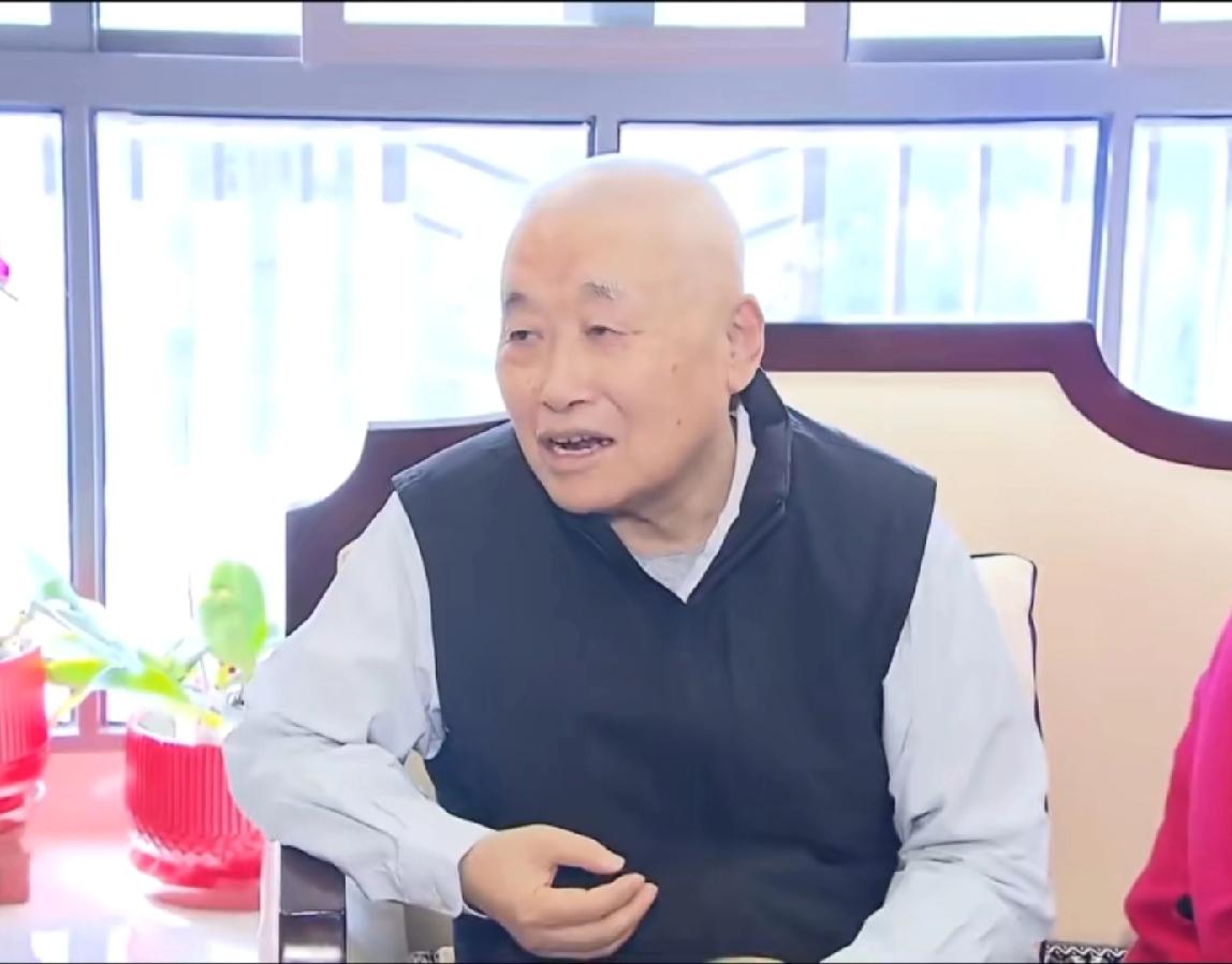 王金山，生前最后一次公开露面，春节慰问在合肥家中，81岁老态尽显，可是精气神还可