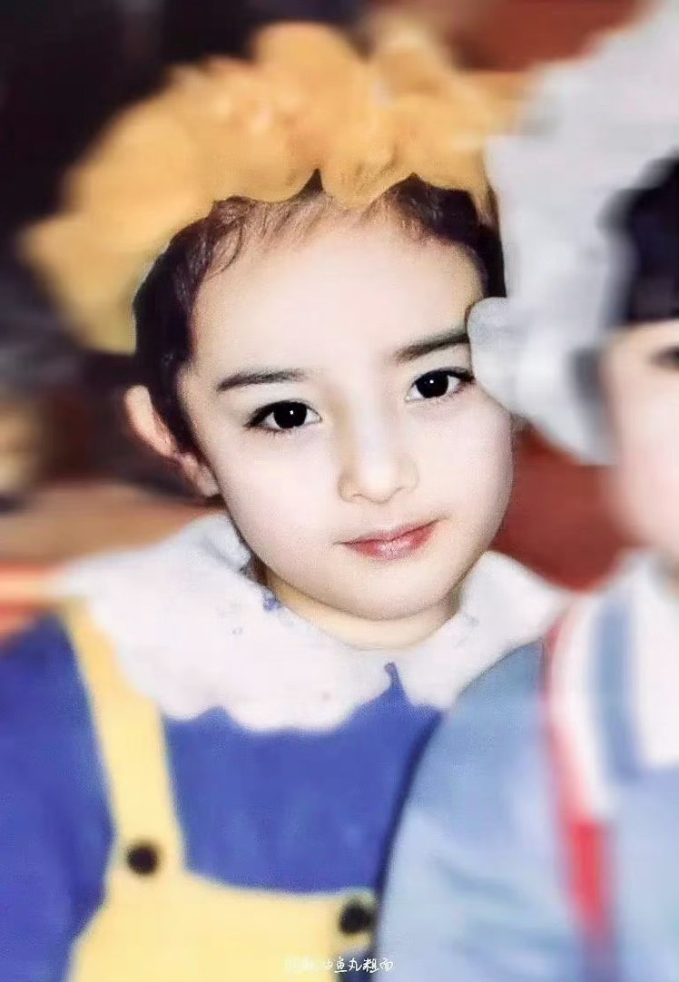 杨幂小时候