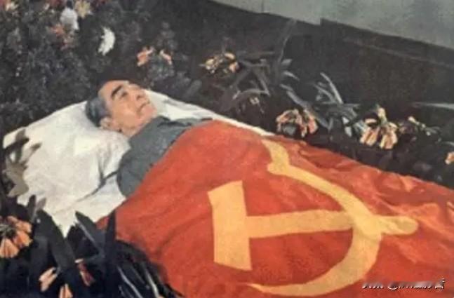 五十载山河念，一世清风铭
 
2026年1月8日，是周恩来总理逝世50周年的日子