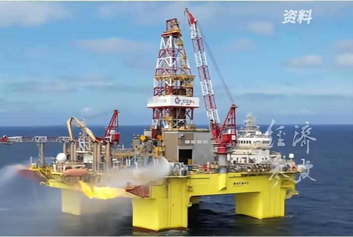 4月20日，日本外务省爆发强烈抗议：中国在东海建起第23座油气构造物，直指中国"