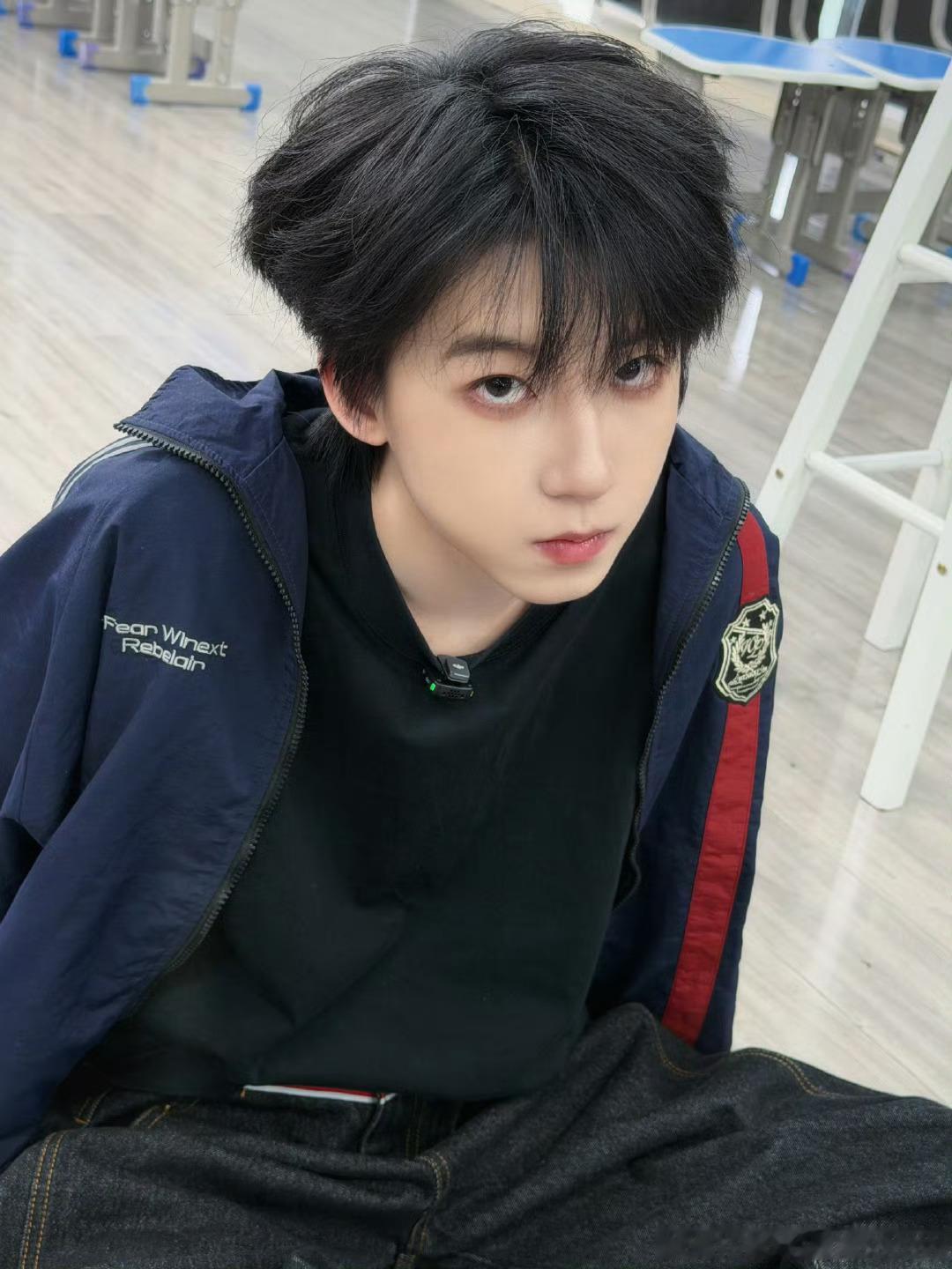 【投稿〡杨博文】杨博文周扬证件照 杨博文新剧证件照来了，好青春，周杨学长好温柔，