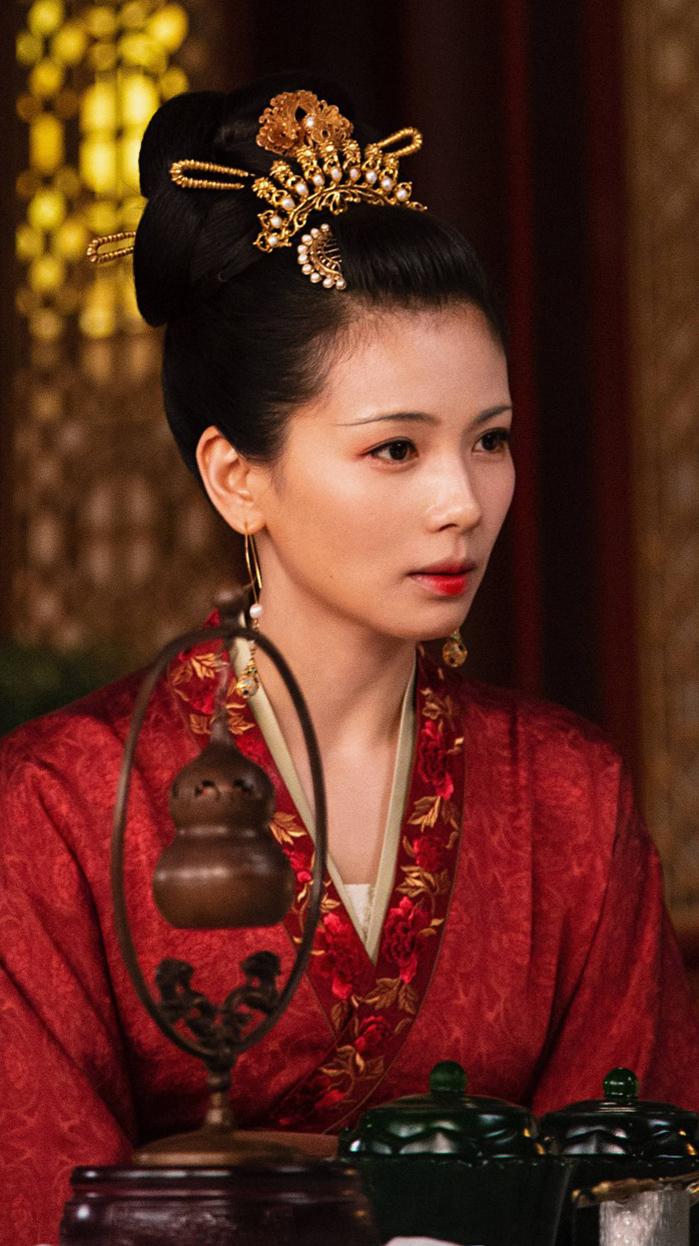 1096年，孟皇后被刘婕妤诬陷，被宋哲宗赵煦一怒之下废了皇后之位，被迫移居瑶华宫