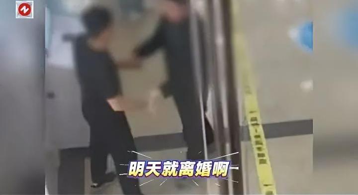 想离婚就坦荡点，别拿大夫做挡箭牌，是因为老婆怀孕了，怕离婚被骂渣男吗？
老婆怀孕