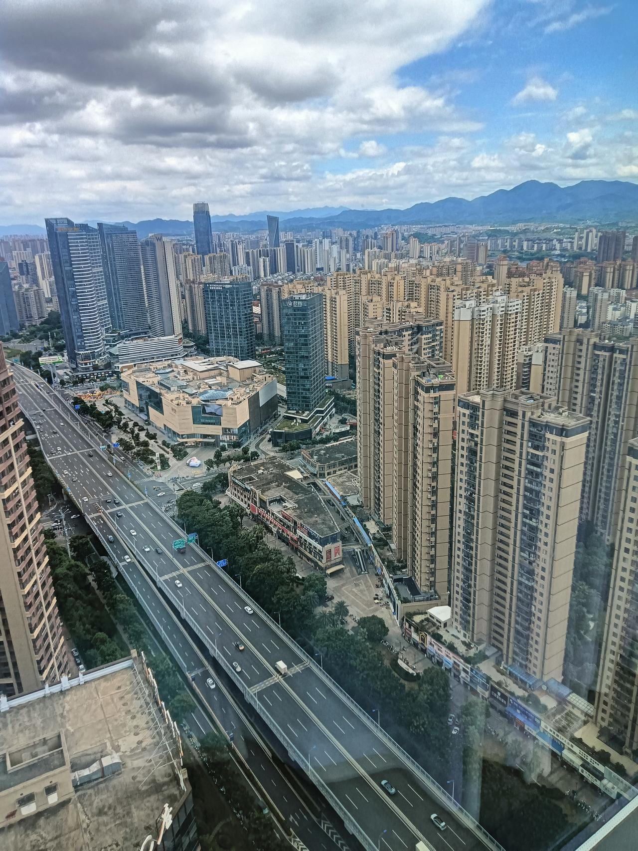 一位母亲安慰被伤透的闺女：“他都到这个位置了，天天按时回家，你去打听打听，混到这