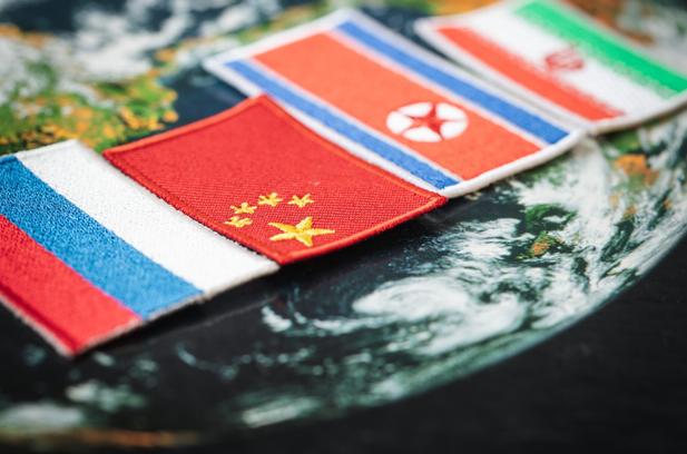 美国《外交事务》杂志发文，炒作中俄朝伊四国的非正式合作极具威胁，该观点引发广泛热