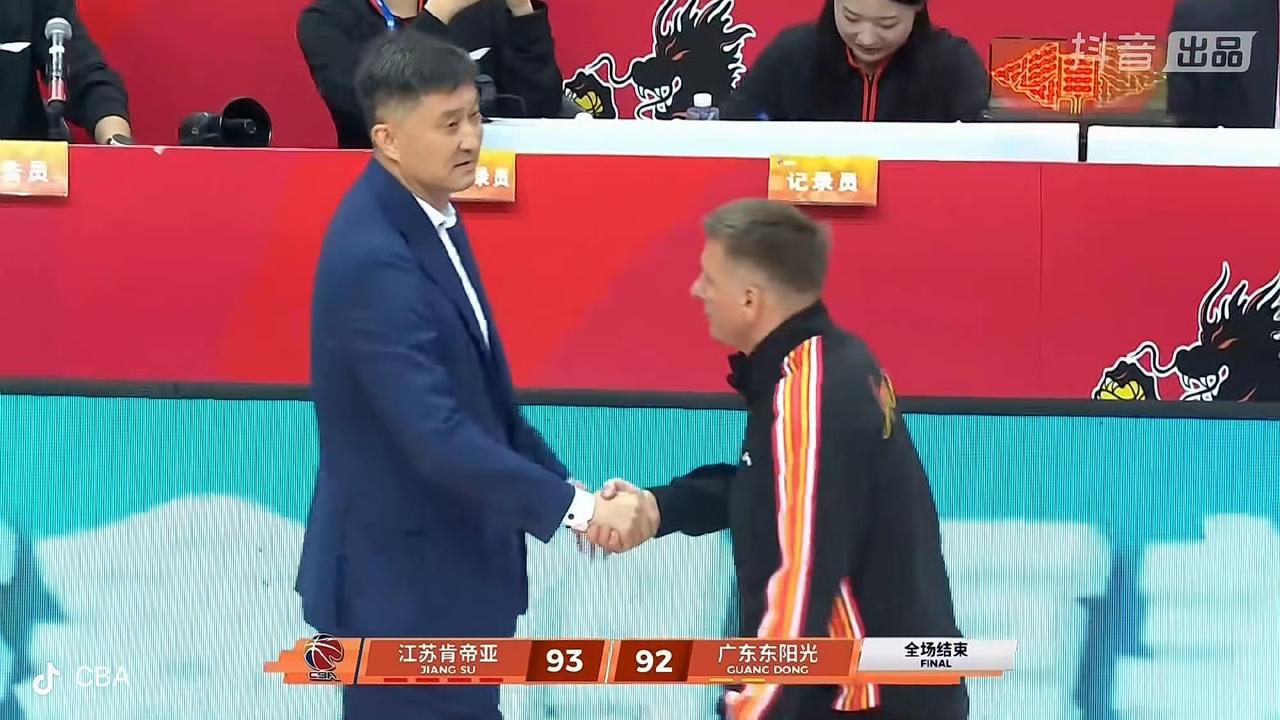 超远三分绝杀、抛投绝杀、打板三分绝杀……本赛季广东宏远究竟被绝杀了多少次，我已麻