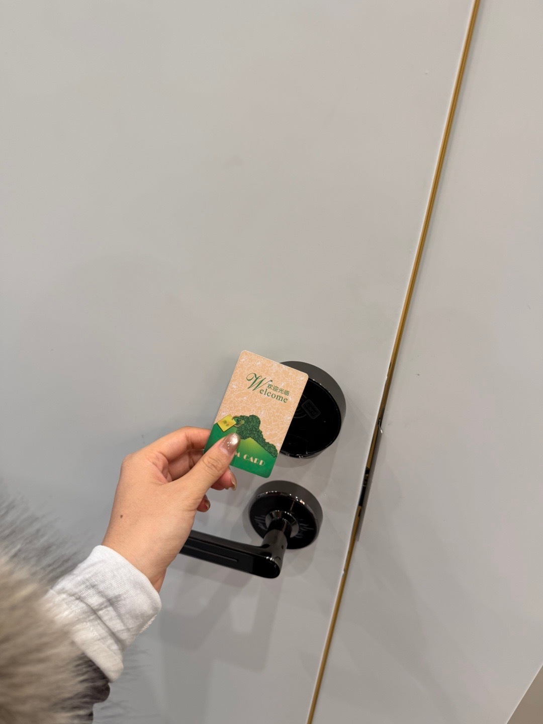 体验深圳机场休息仓中午两三点就落地深圳机场了 因为今晚坐红眼航班✈️看到这个休息