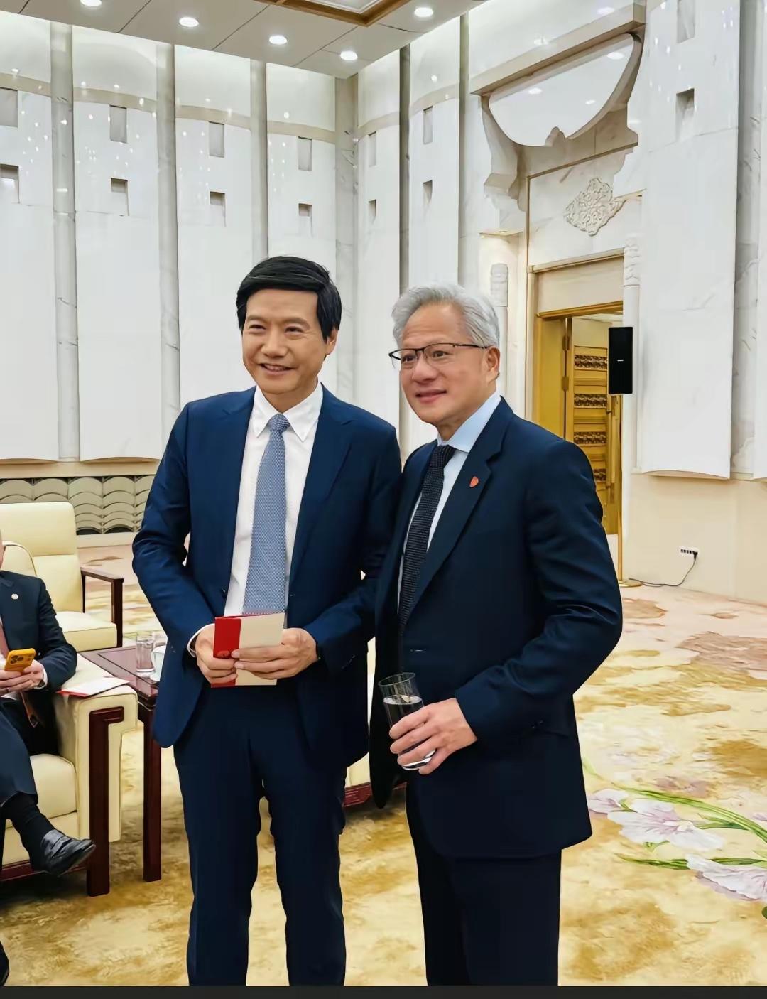二位顶级企业家合影，非常有气质