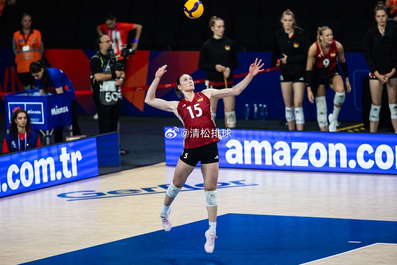 德国女排2-0巴西女排（26-24 28-26）贾茨科：9分（20扣6中0失误2