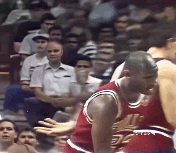 当年步行者队如何对待乔丹的？

98年季后赛步行者队VS公牛队。

两队打到抢七