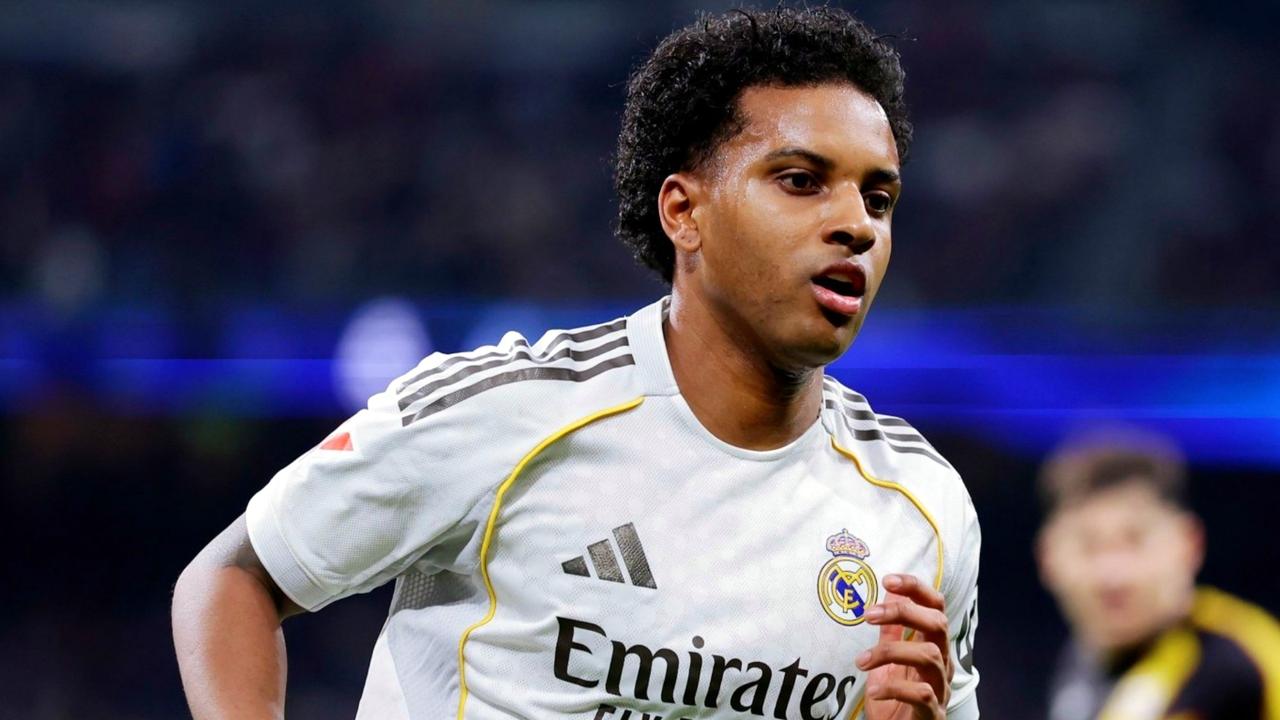 皇马官方公告：罗德里戈经检查后，确诊右腿腿筋患有肌腱炎。
俱乐部将密切观察他的康