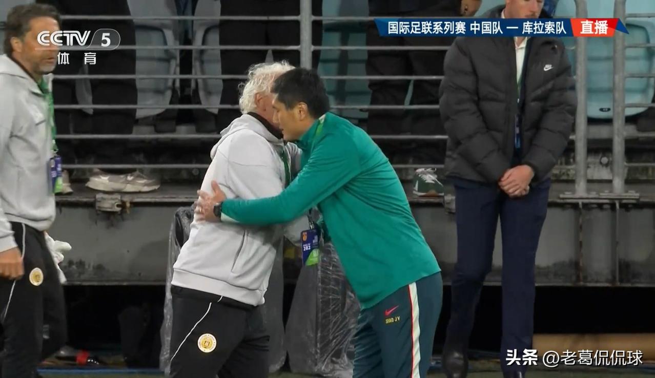 中国男足主帅邵佳一真是太让人惊喜了！在刚刚结束的一场国际足联热身赛中，中国男足以