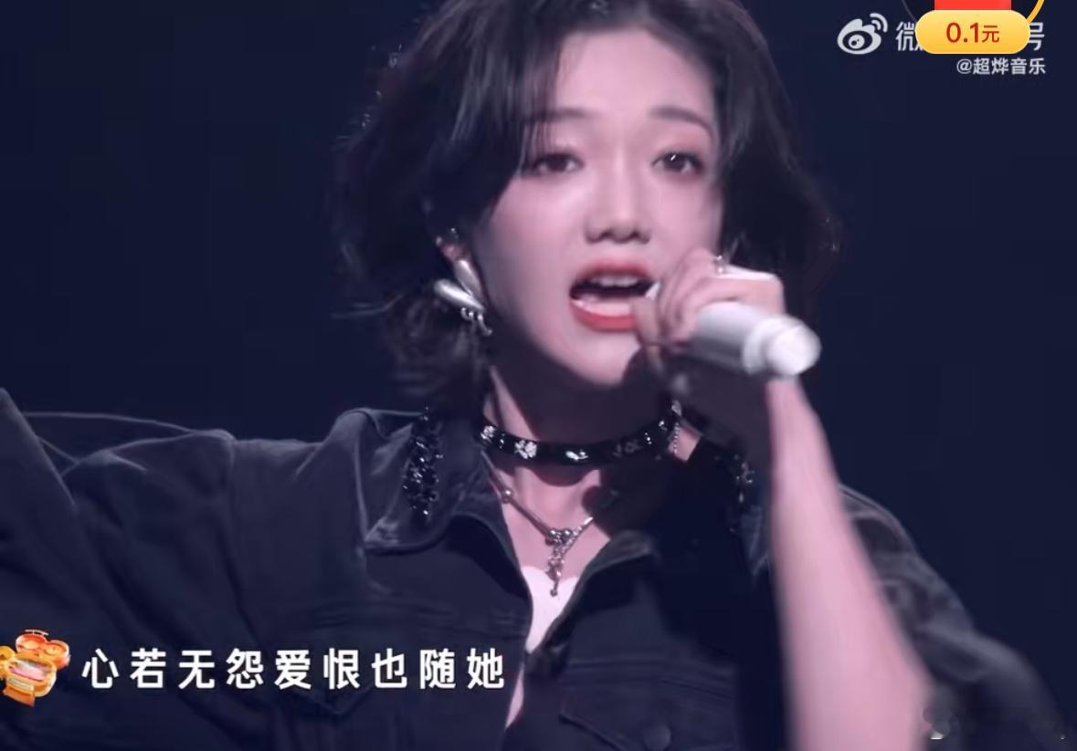 建议希林娜依高短发半永久希林娜依高短发气质绝了 被短发希林娜依高惊艳到！灵动又有