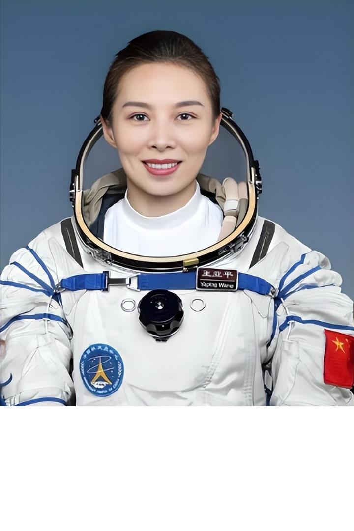 牺牲太大！王亚平曾谈太空之旅的辛酸，落地后身体弱连路都走不了。


很多人第一次