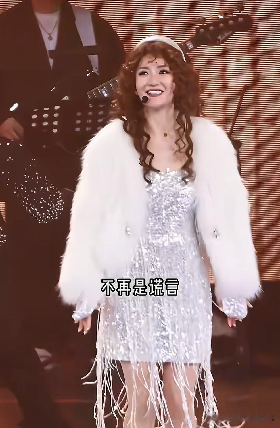 谢娜一定要放弃开演唱会！否则张杰也会收到影响！
谢娜唱功与高价票惹最后争议，张杰