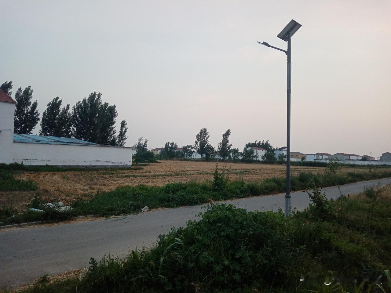 雨水多不多，就看五月初二
五月初一早看天，没有初二天灵验
五月初二晴，六月雨不停