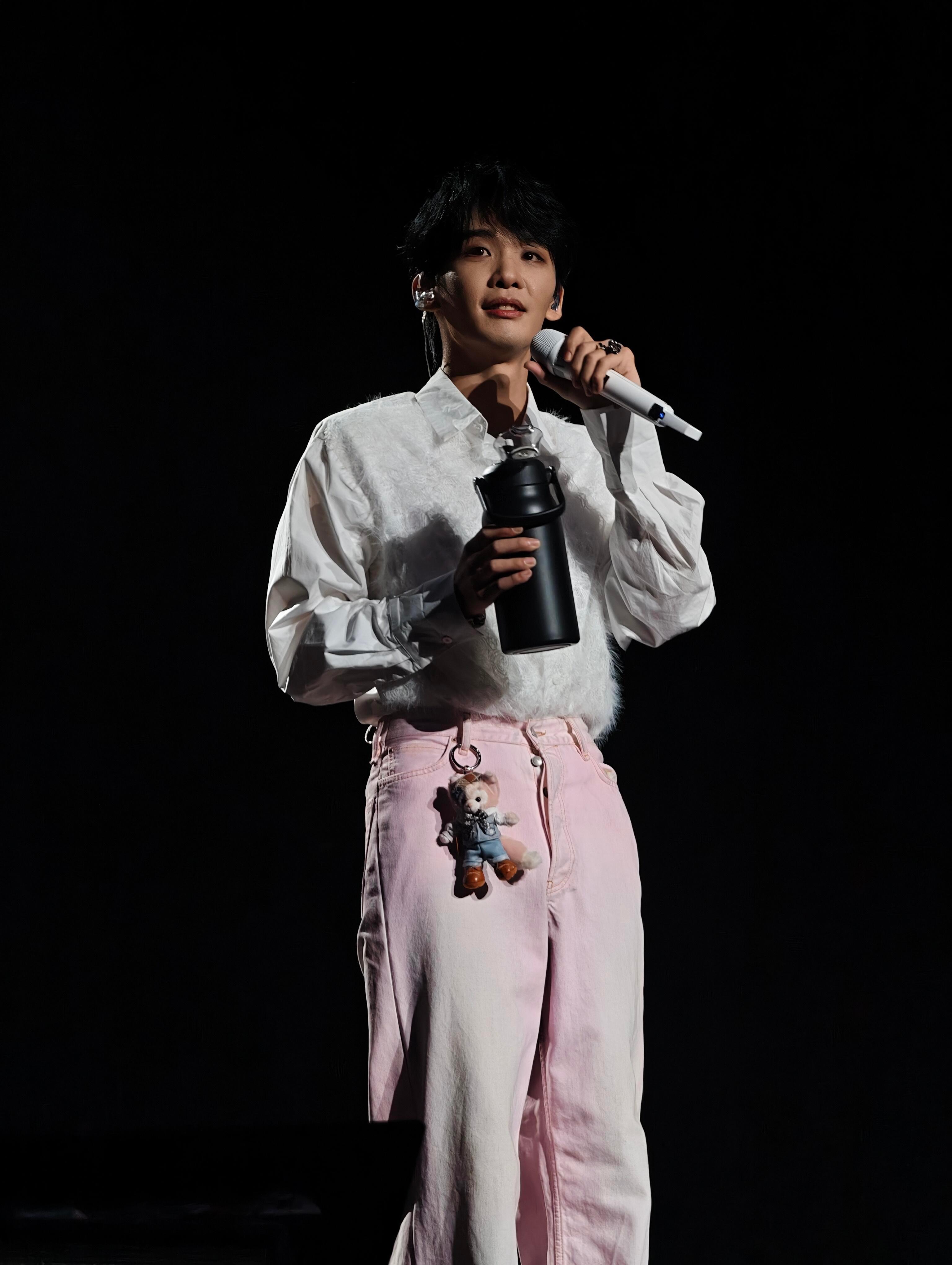 王赫野南昌演唱会秒罄期盼许久的南昌站正式开票，转瞬之间门票全部售空。巡演路上留下
