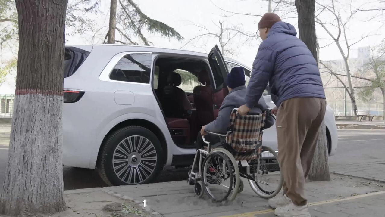 看到“问界M8有爱就有家”的活动视频，感触真的很深，问界M8不仅仅是一辆交通工具