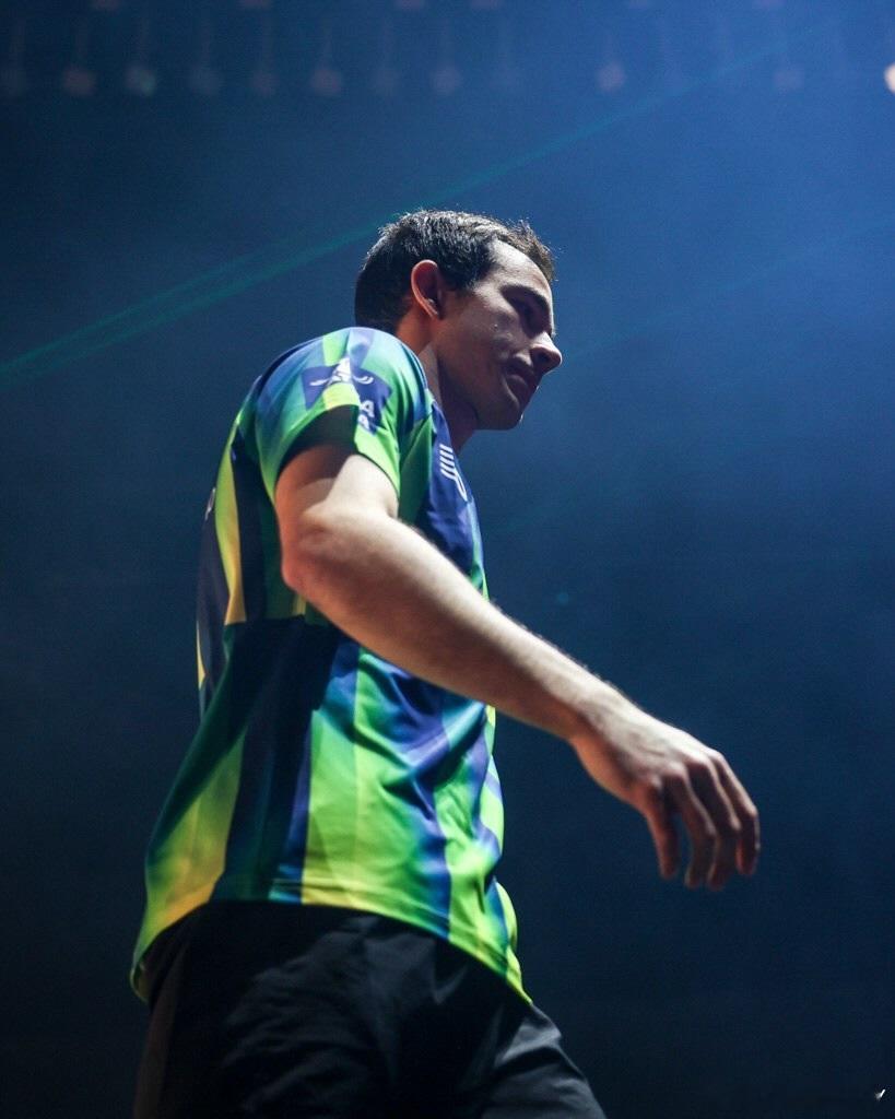 一个史诗般的赛季，无数场令人血脉偾张的精彩对决。感谢这一路的疯狂与热爱，2026