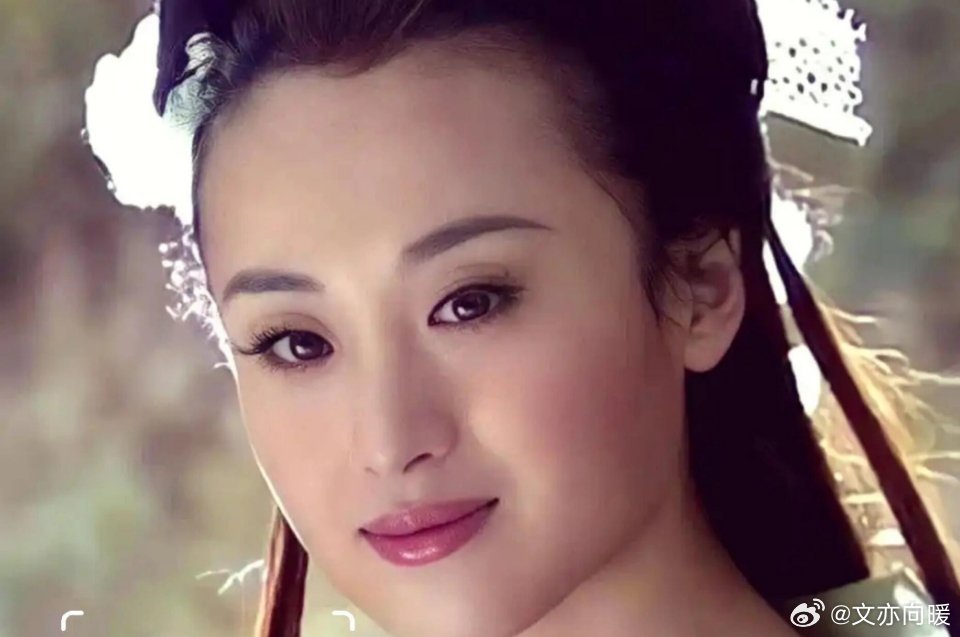 《逐玉》“妈咪”团：颜值与实力的时代回响宅家追《逐玉》，被剧中“妈咪”阵容惊艳，