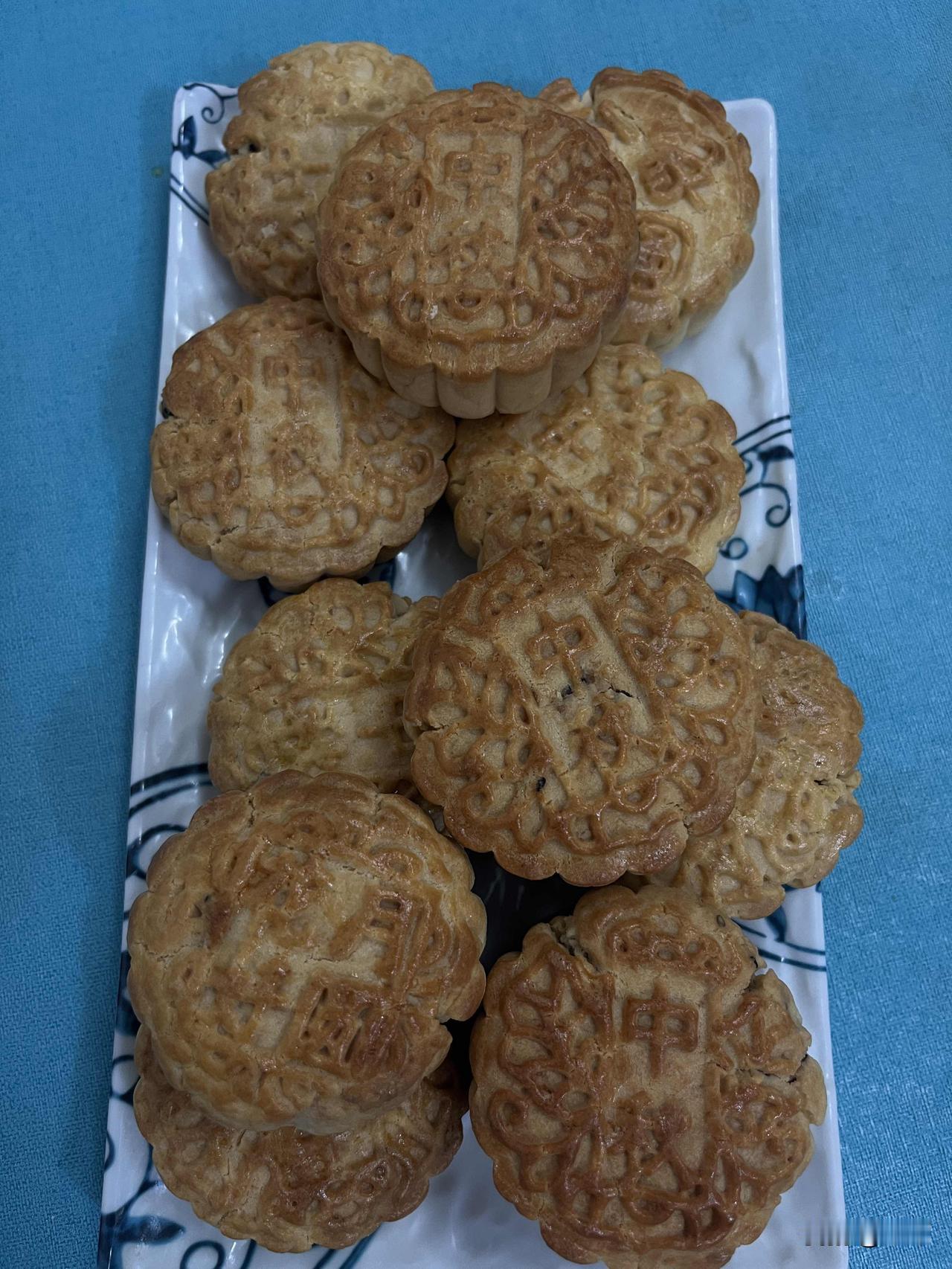 我老公自从吃了我做的月饼，外边买的月饼都不吃了！

我为啥要自己做月饼呢？

因