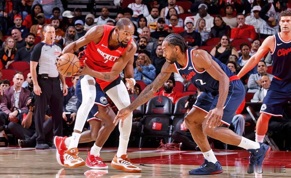 火箭险胜快船暴露四点隐患

这赛程要把火箭“玩儿死”！几天打不了一场球，比赛状态