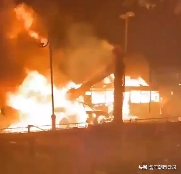 以军投下250枚炸弹空袭伊朗总统府
在开战首日定点清除时，伊朗总统佩泽希齐扬逃过