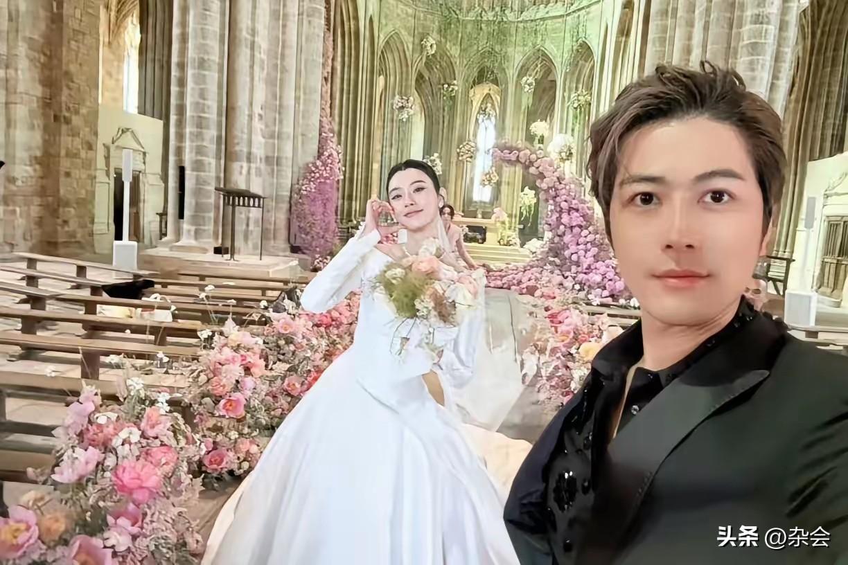 许久不见的陈学冬，在奚梦瑶何猷君的婚礼上又帅回来了！西装杀太绝了，五官硬朗了不少
