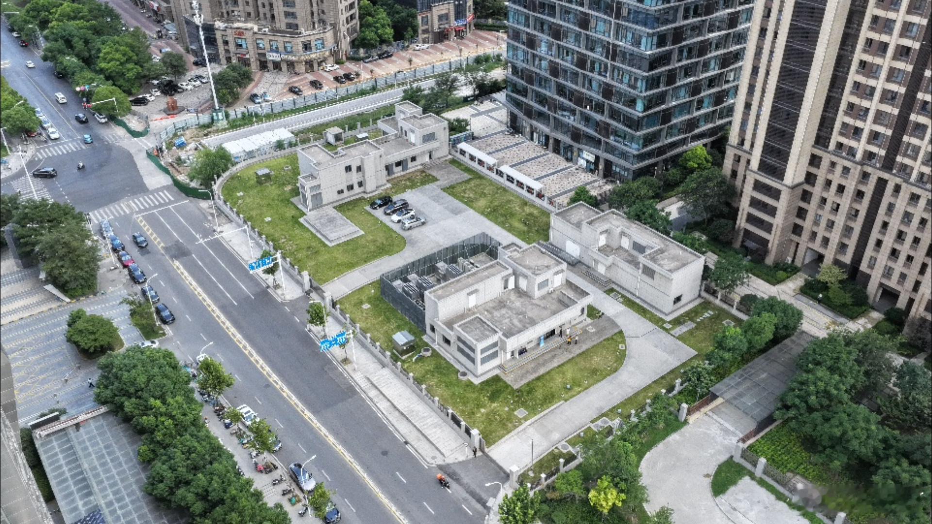武汉地下18米藏着一座电力心脏你以为这里是城市绿地？不，脚下18米藏着一座变电站