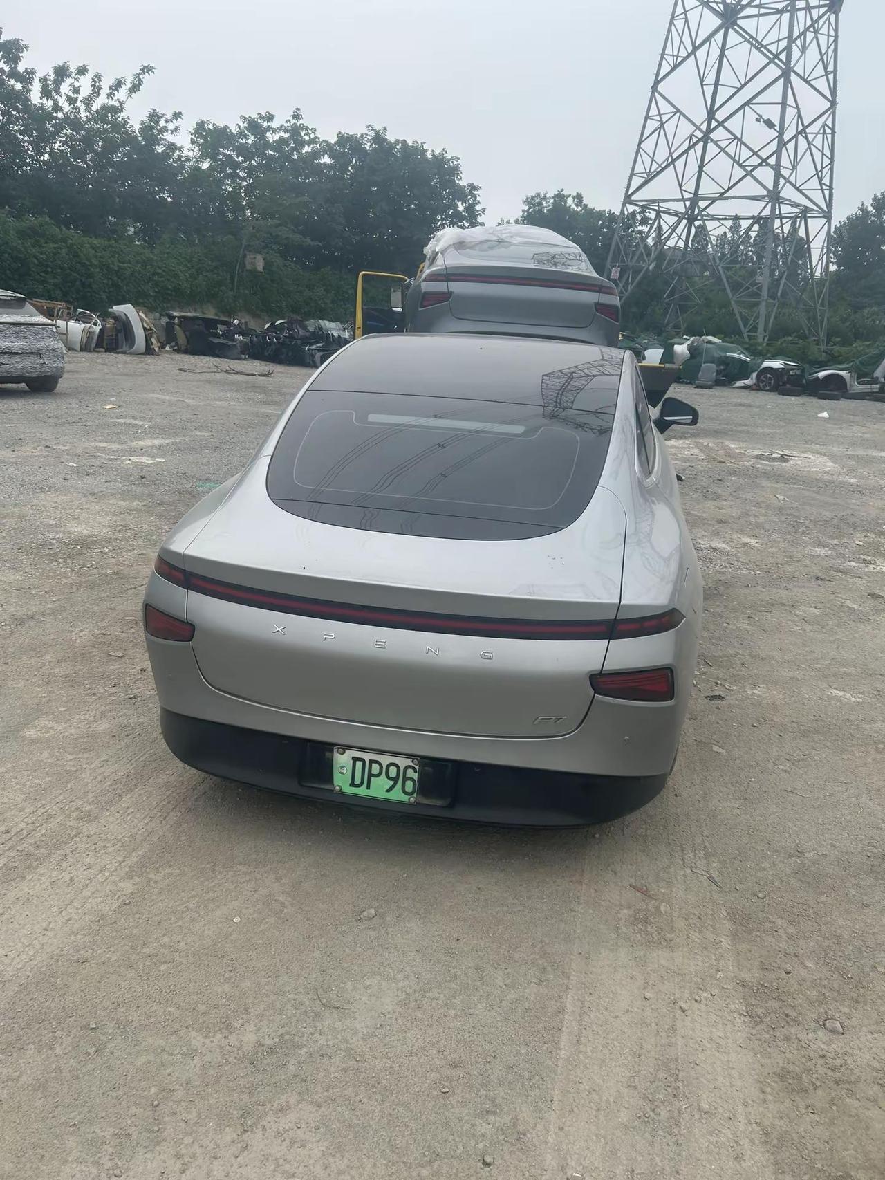 小鹏p7拆车件到货 要什么拆什么
