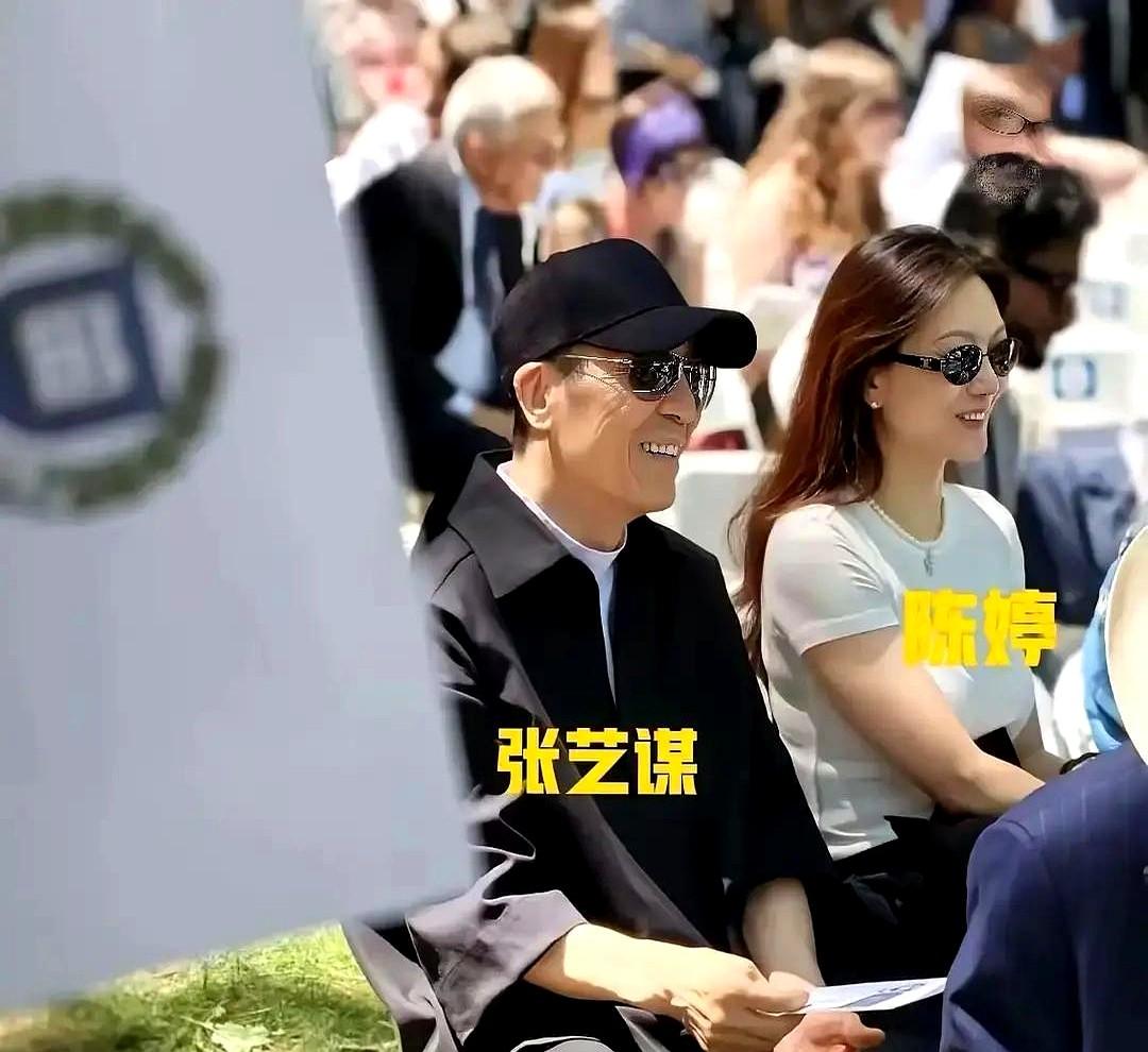 陈婷这步棋，当年谁看懂了？

耶鲁大学毕业典礼上，张艺谋和陈婷并肩坐在观众席，看