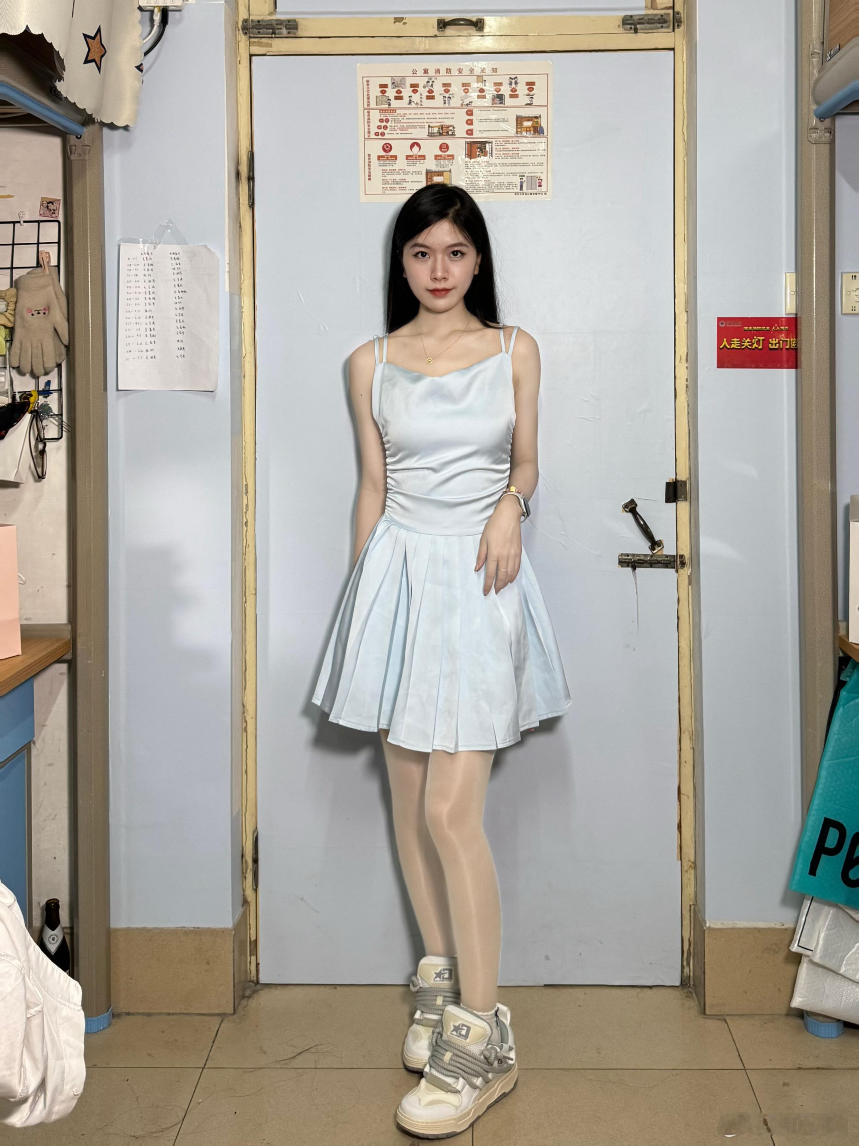 女大学生今日穿搭  ​​​