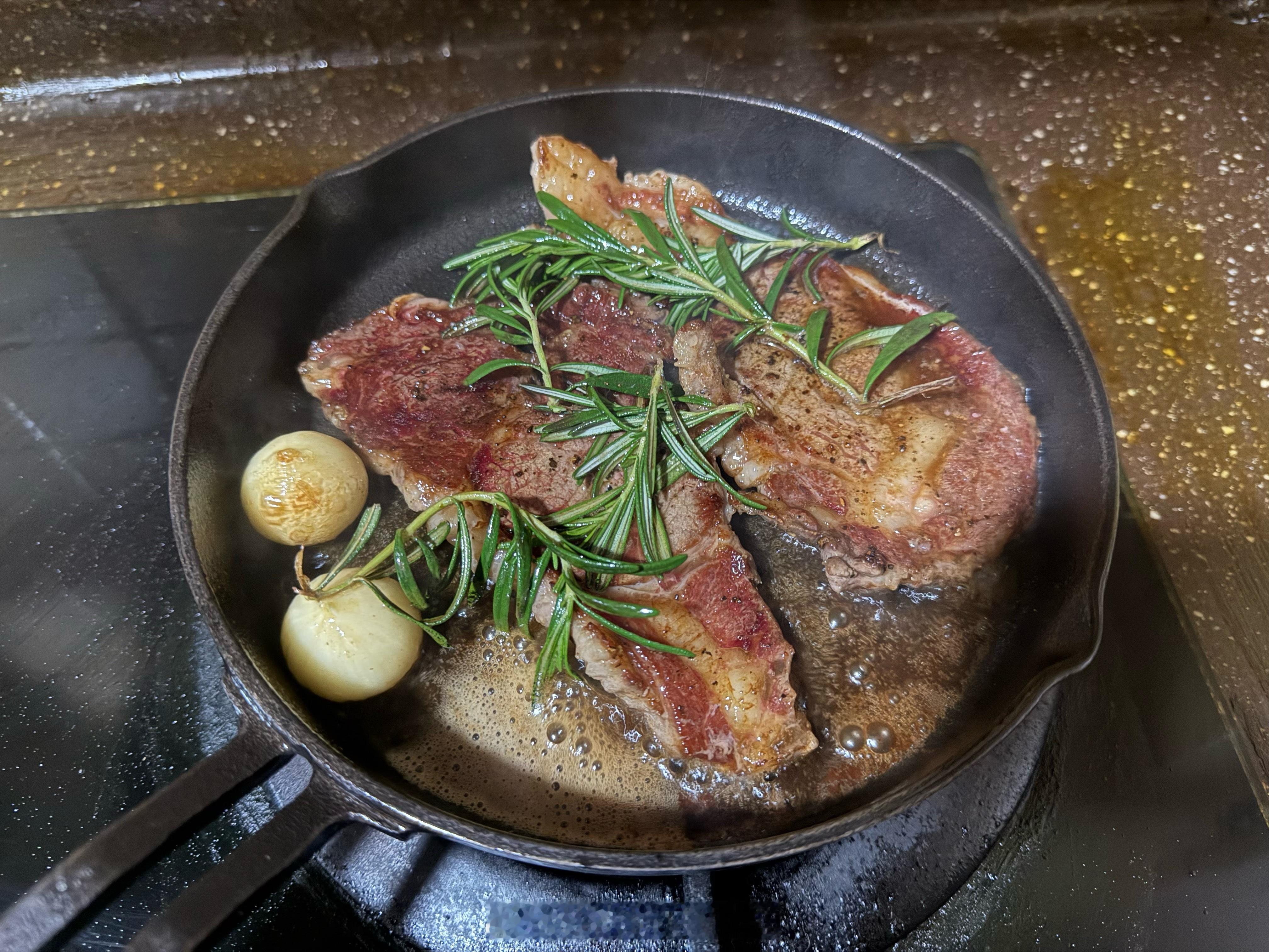 继续打磨技能，我觉得我可能更适合厚切，这薄的一下就全熟了今日晚餐料理新技能