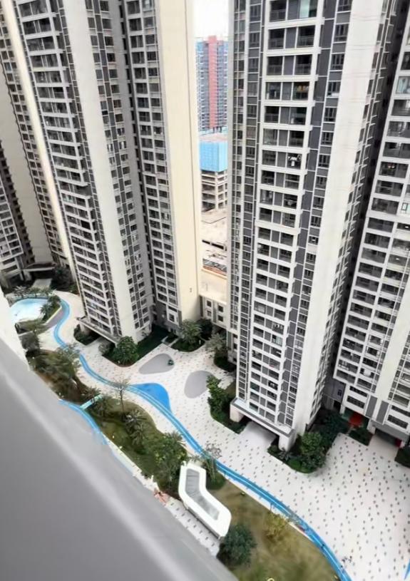 我们小区的张阿姨，今年58岁，再婚14年了。她和第一任丈夫离婚后，儿子跟着前夫生