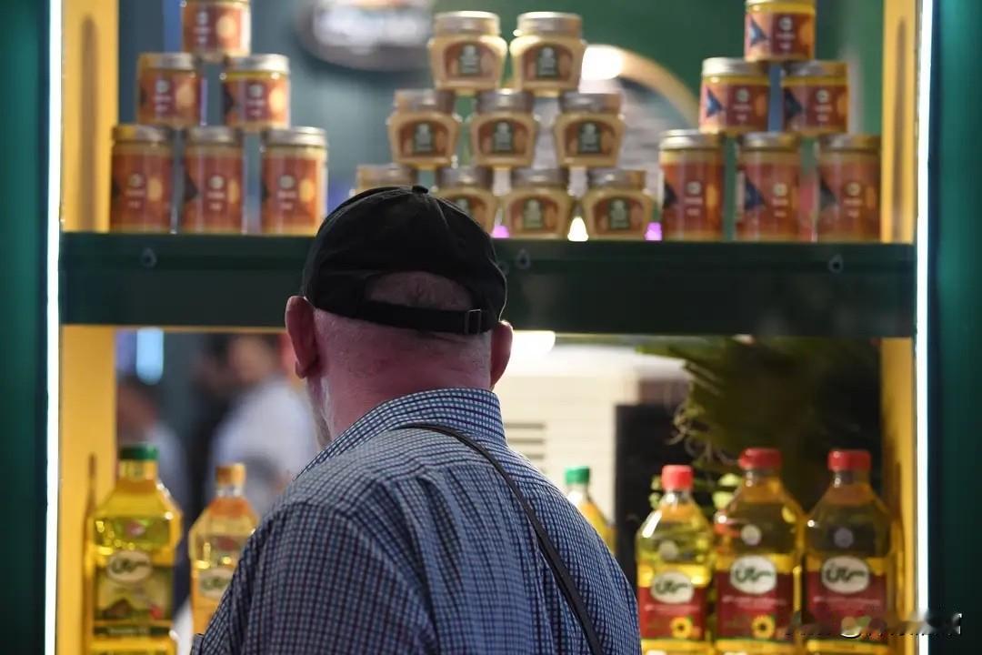 伊朗不惧美国海上封锁，伊朗农业部长：基本物资供应不受美军海上封锁影响；
4月22