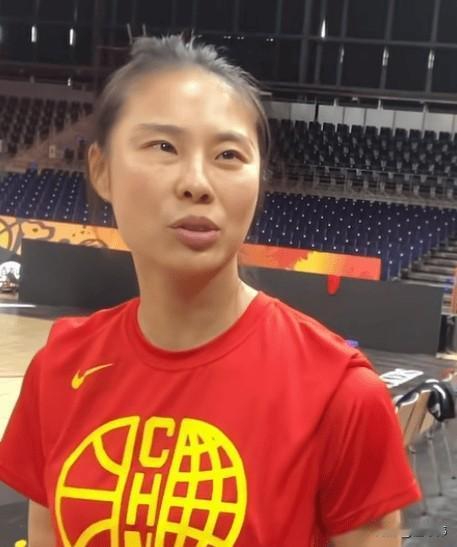 好样的！王思雨谈带伤坚持：

“之前热身赛的时候，不小心崴伤了脚，这些天一直都在