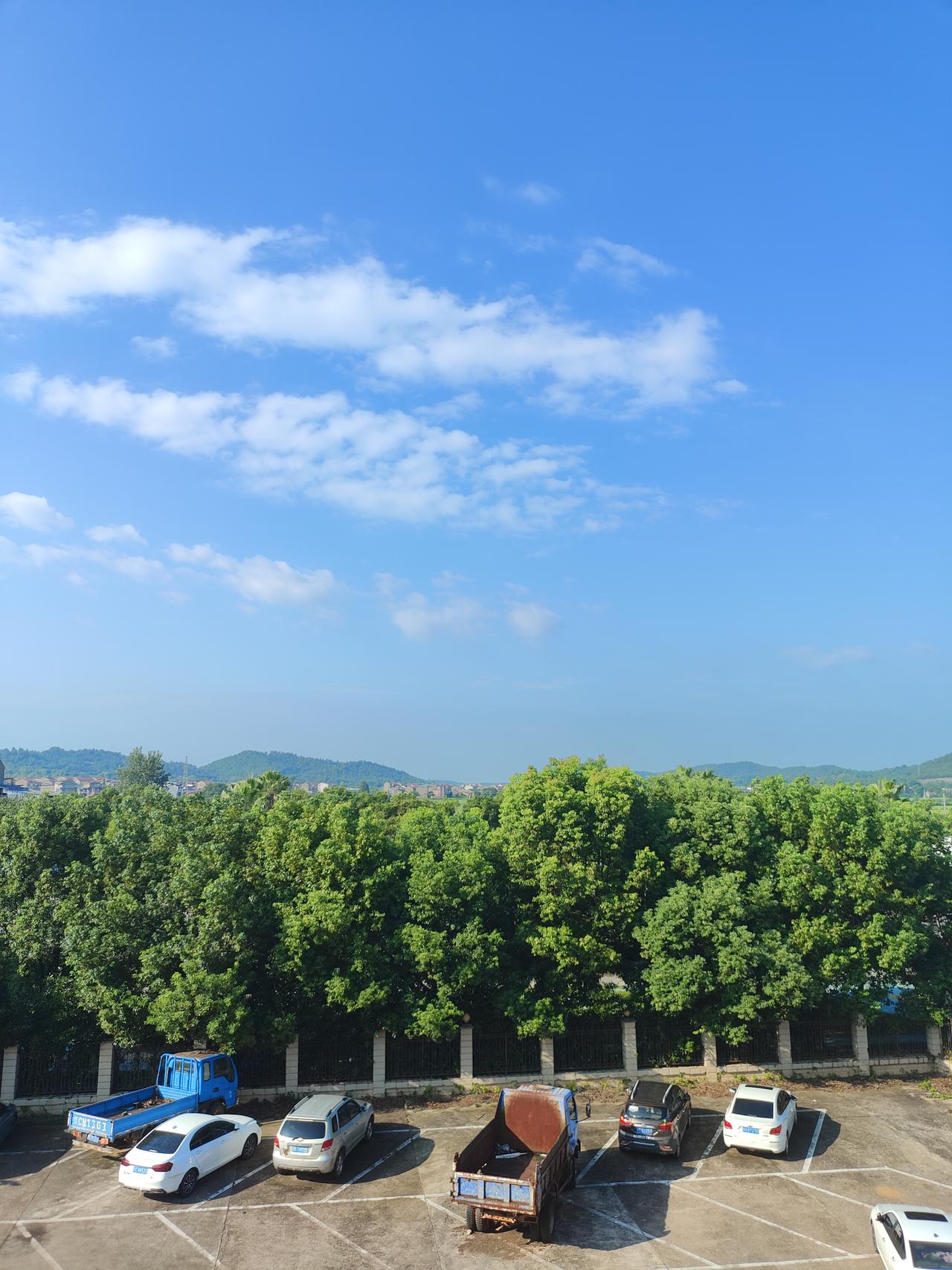 南浦听潮生。