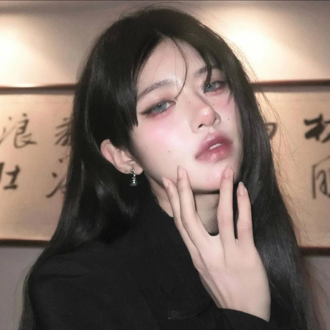 0000人生的旅途，总是蜿蜒曲折坎坷不平的。一个有为的人，他的道路多半是曲折的，