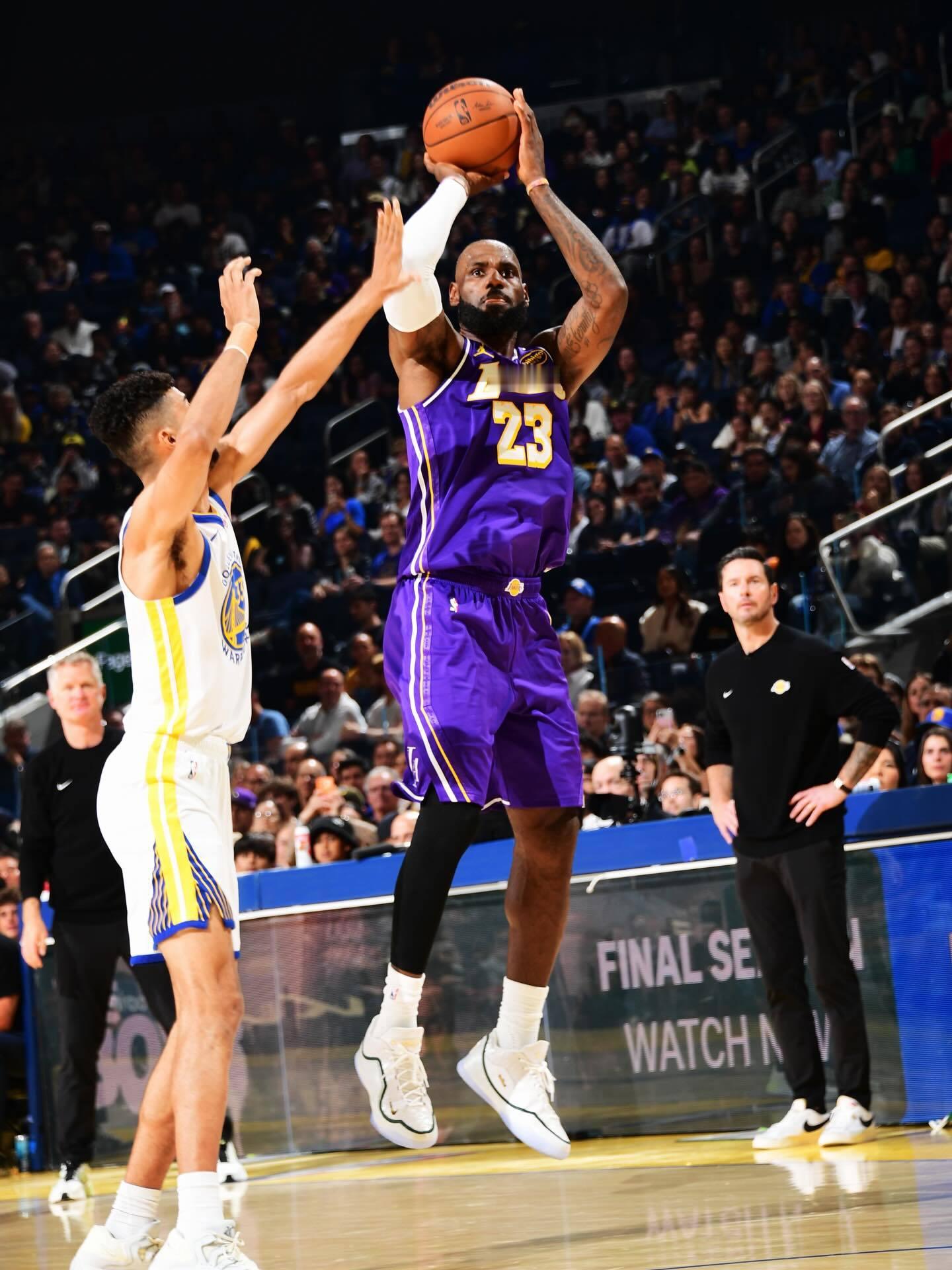 👑 