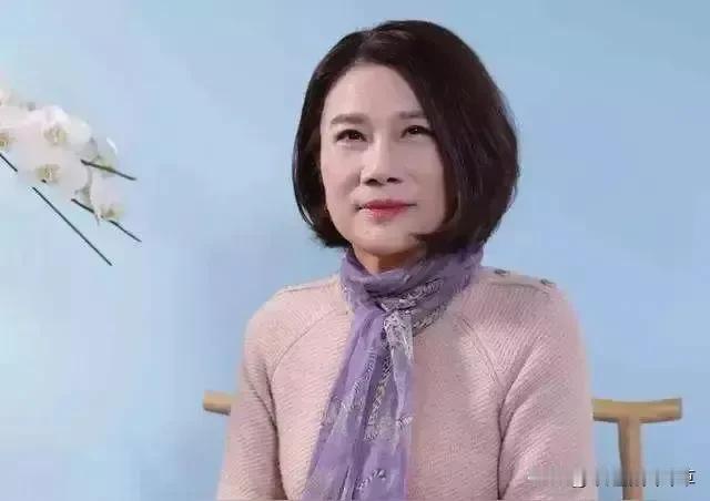 终于理解董明珠为啥总被骂强势了？不是她爱摆架子，也不是故意刁难人，而是

有些事