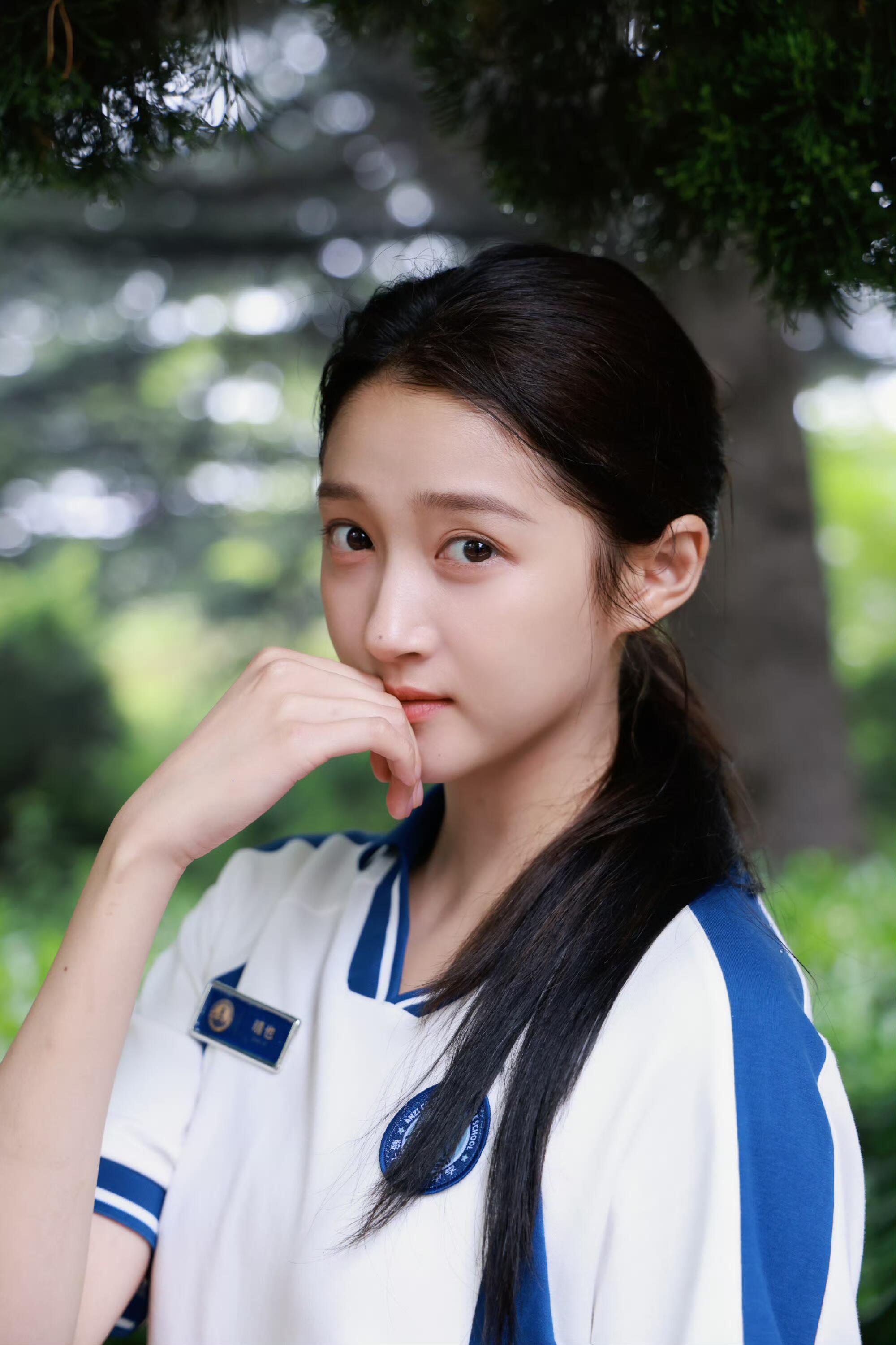 我根正苗红的三好学姐 她就是这种私底下素素的 好美….🍃 