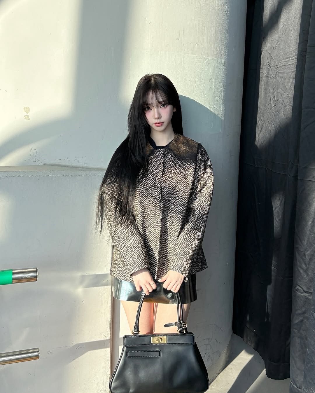 柳智敏[超话]  [草泥马] 柳智敏 女五一  人生更像是一场充满苦难的修行，实
