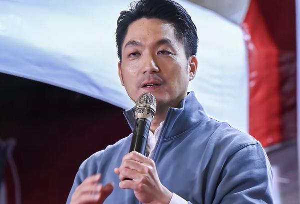 蒋万安近日呼吁大陆多进口台湾农产品，结果岛内马上有人提出一个很现实的问题：台湾想