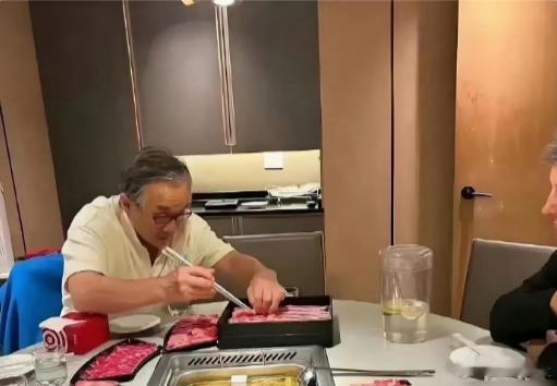 同一个人，相隔40年。 