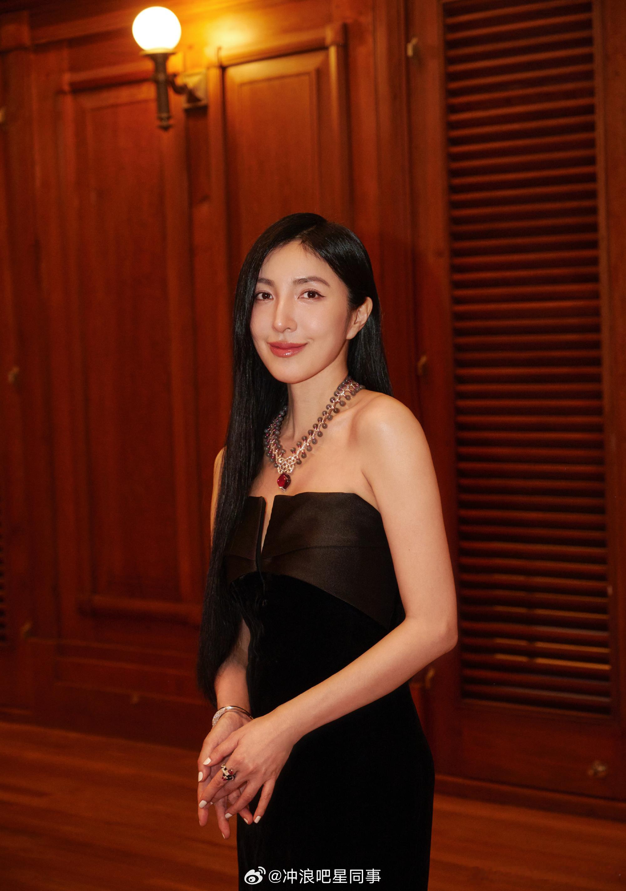 杨谨华回应吴慷仁不报名金钟奖杨谨华回应杨祐宁三胎当爸 据台媒，凭借《影后》入围金
