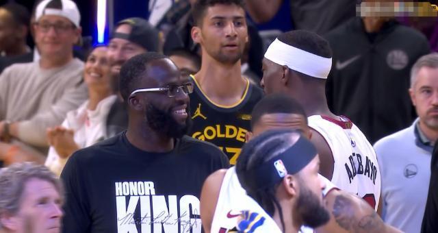 勇士恶汉追梦格林真是丝毫不觉得尴尬！今天勇士在主场以135：112大胜热火，喜迎